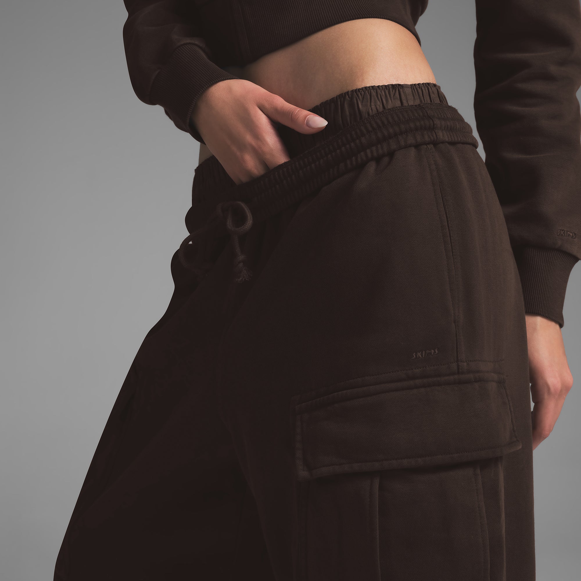 BOYFRIEND FLEECE CARGO PANT | ESPRESSO - Image 3