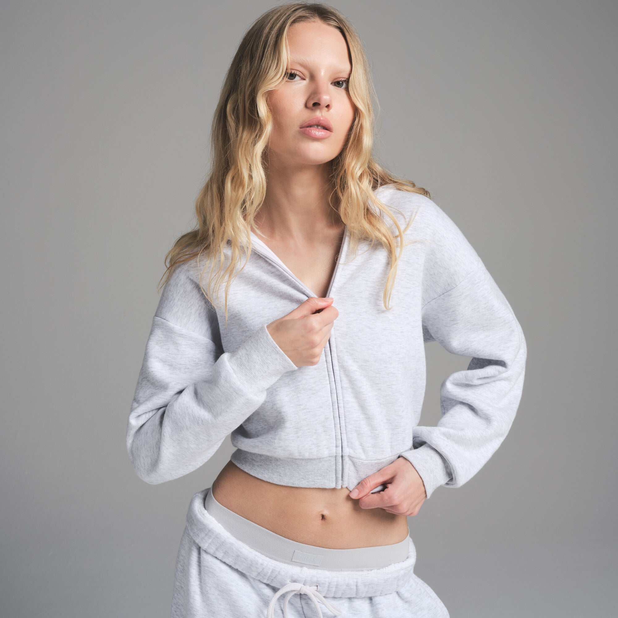 COTTON FLEECE SHRUNKEN ZIP UP HOODIE | LIGHT HEATHER GREY - Image 3