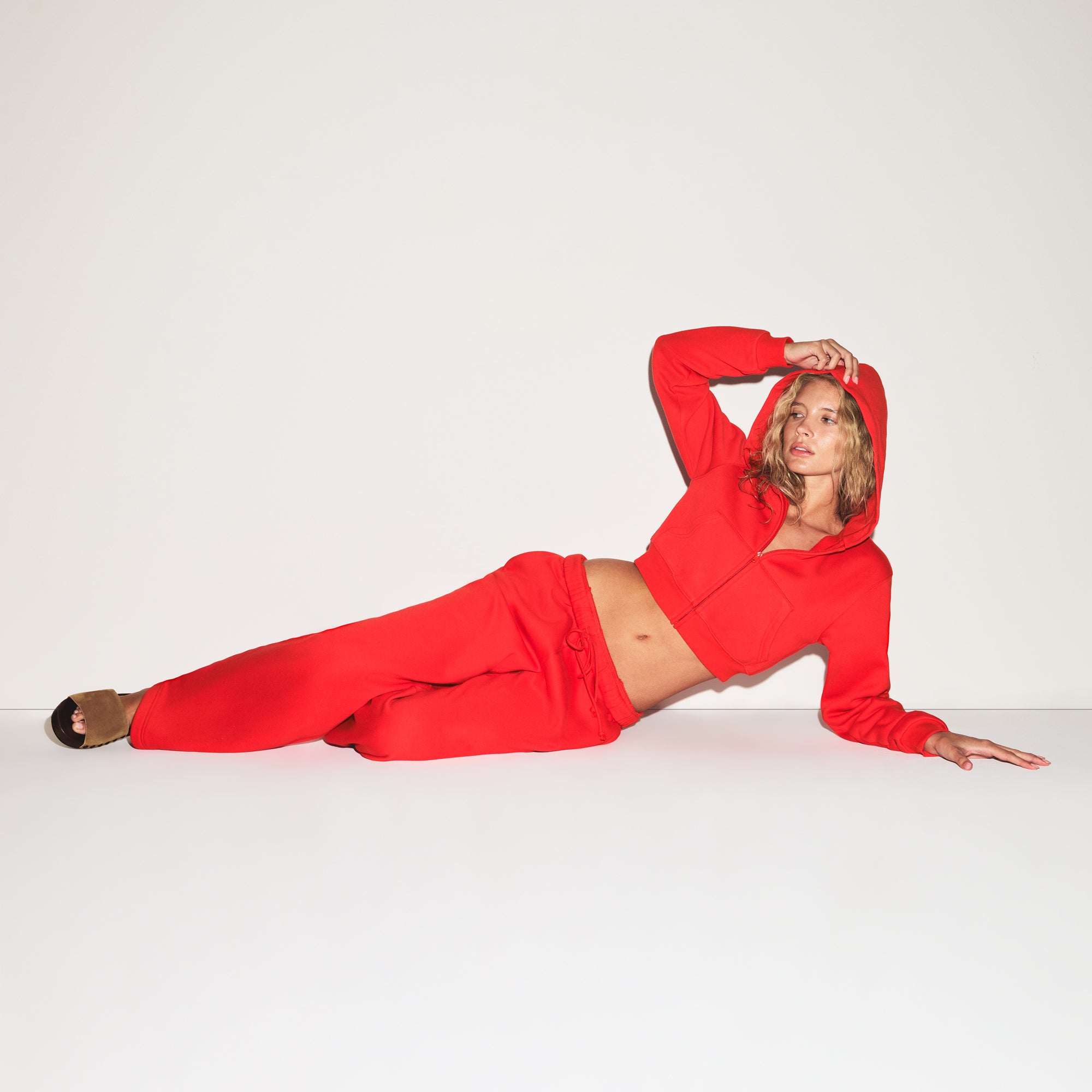 COTTON FLEECE CROPPED ZIP UP HOODIE | RUBY - Image 5